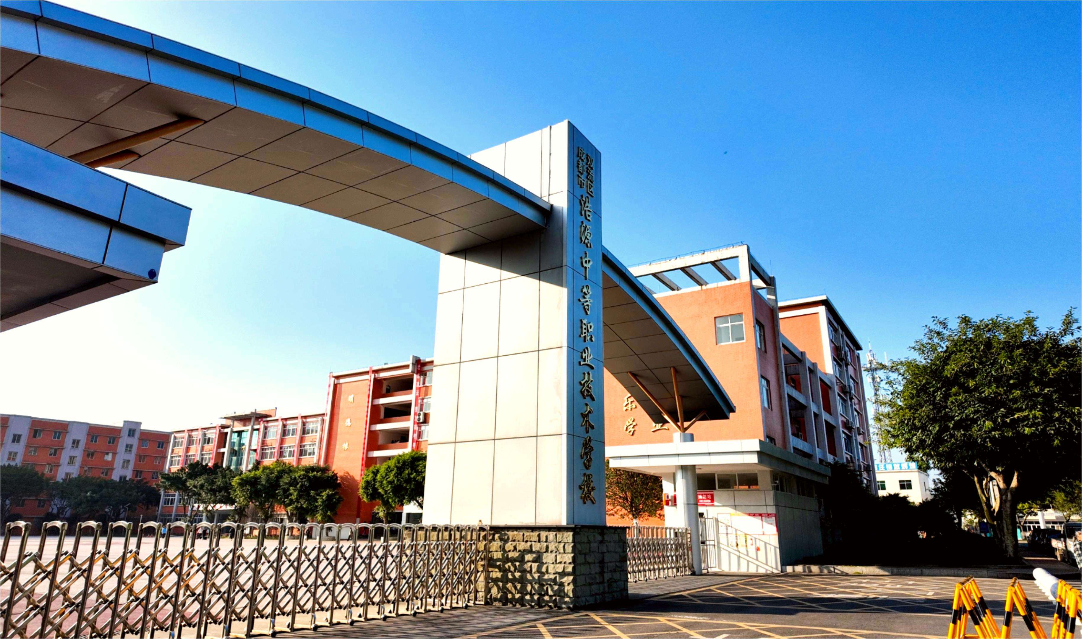 ѧУ������