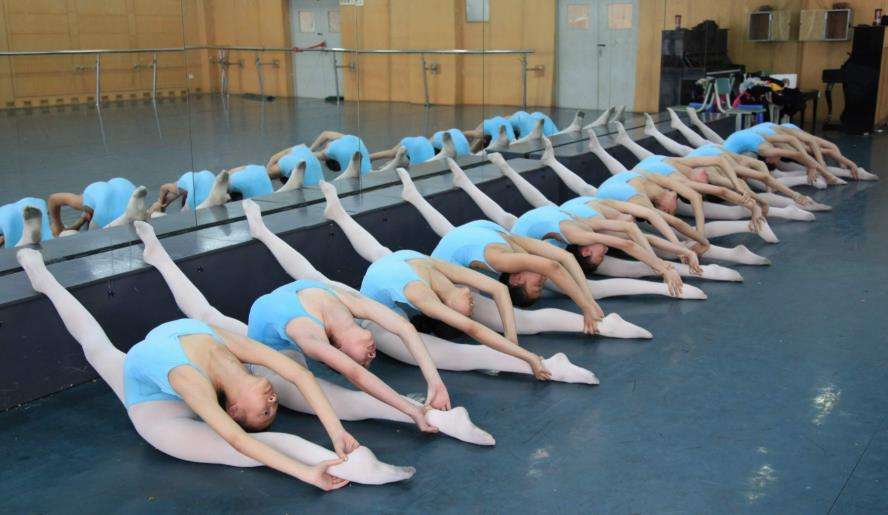 �ɶ����Ļ�����ѧУ����ѧ�����𣿿�����ʲôҪ��