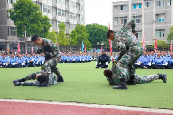 ���Ӽ���Ӧ�ã����췽��